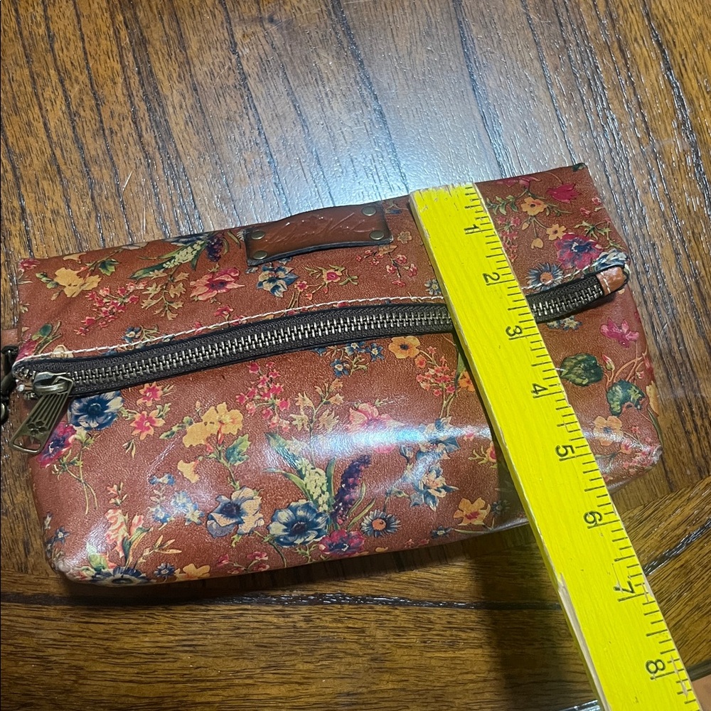 Patricia Nash wristlet bag - Picture 8 of 8